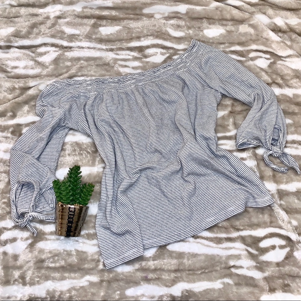 🍀NWOT Lucky Brand off the shoulder top